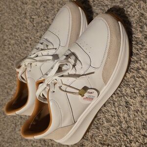 Fitflop White and Beige Athletic Sneakers